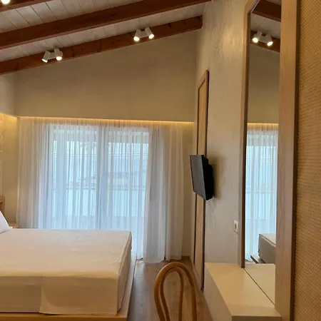 Otel Dimitri Himarë
