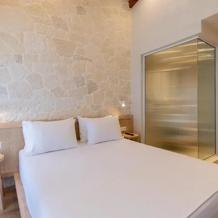 Dimitri Hotel Himare