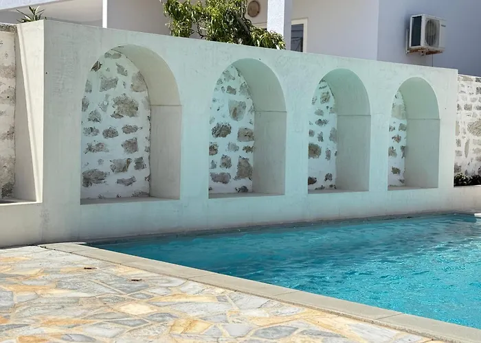 Dimitri Hotel Himare