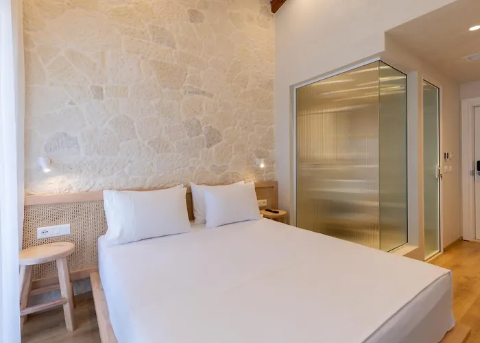 Dimitri Hotel Himare